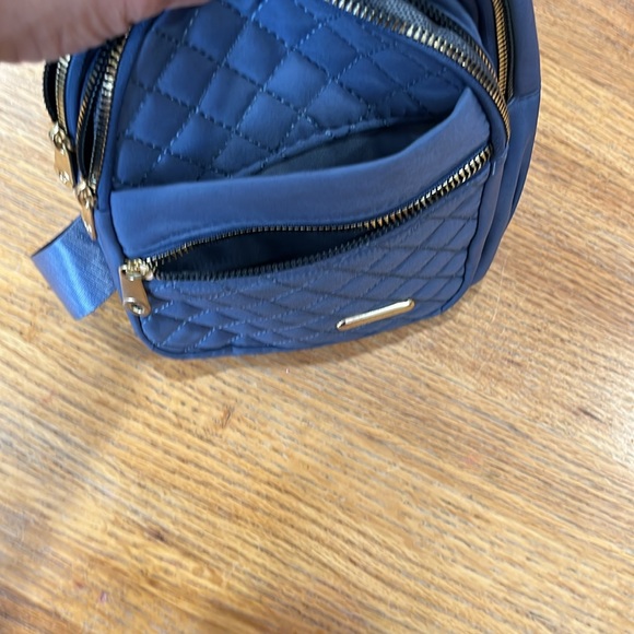 Cross body bag! - Picture 3 of 6